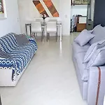 Sua Casa Na Barra Da Tijuca - 300 Mb Wi-Fi
