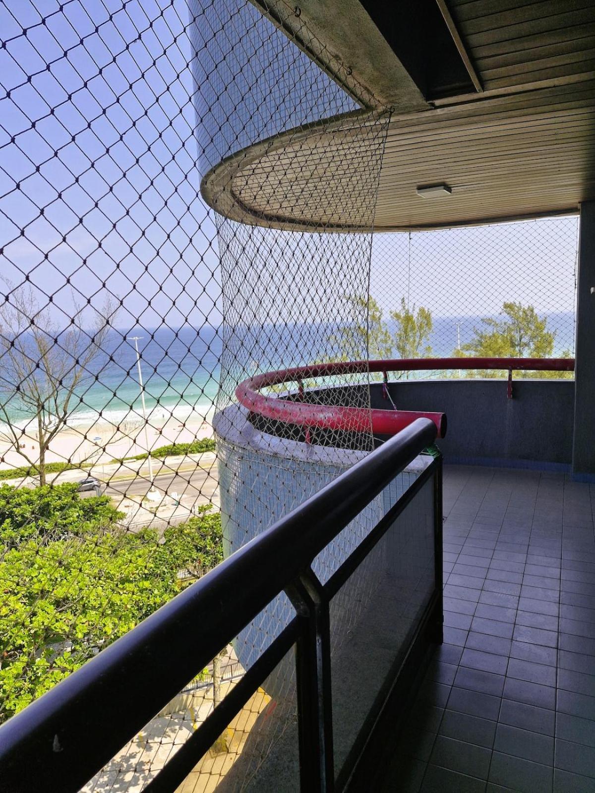Sua Casa Na Barra Da Tijuca - 300 Mb Wi-fi